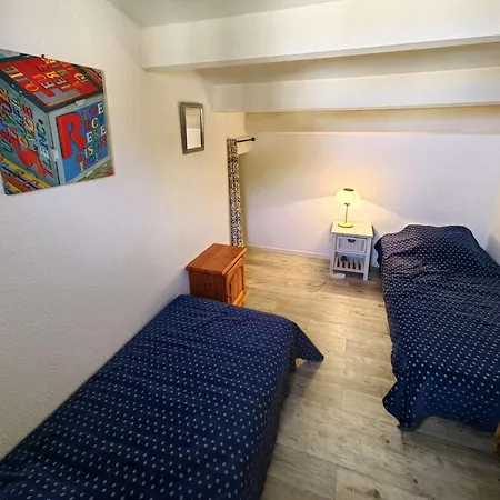 Апартаменты T2 Mezzanine Climatise Avec Piscine Et Parking Au Cap D'agde - Fr-1-607-104 *